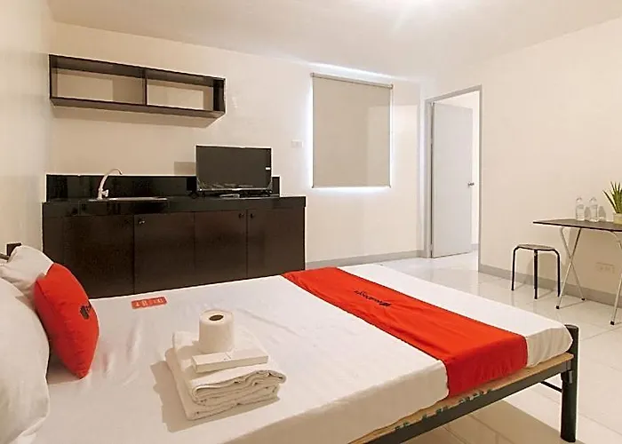 Reddoorz @ The Vjour Makati Hotel Manila