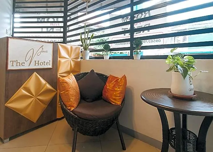Hotel Reddoorz @ The Vjour Makati