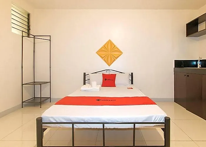 Hotel Reddoorz @ The Vjour Makati