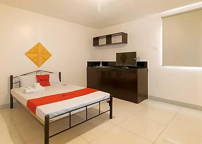Hotel Reddoorz @ The Vjour Makati