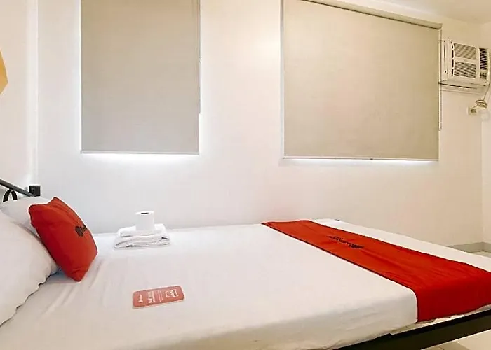 Reddoorz @ The Vjour Makati Hotel Manila