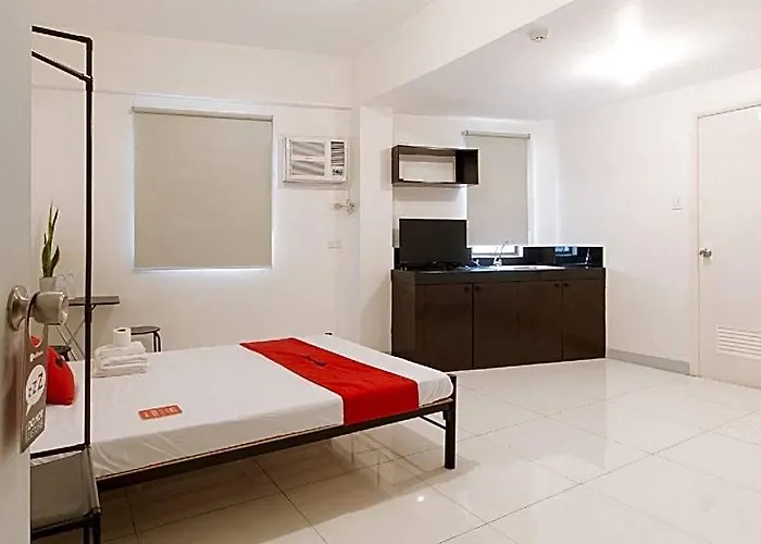 Reddoorz @ The Vjour Makati Hotel Manila
